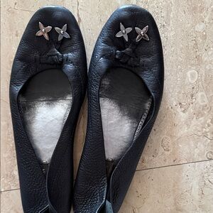 Louis Vuitton Black Leather Flats with Floral Accents